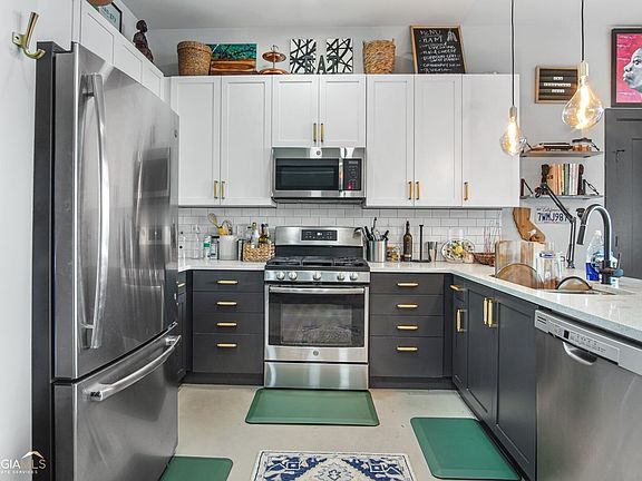 4th image of 764 Memorial Dr SE #8