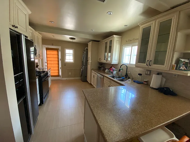 637 Nectarine St — Photo 5