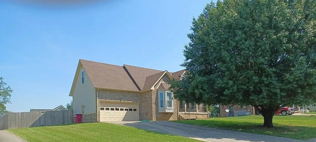 3 bed, 2.5 bath, 1495 sqft, $1,550 — Photo 1