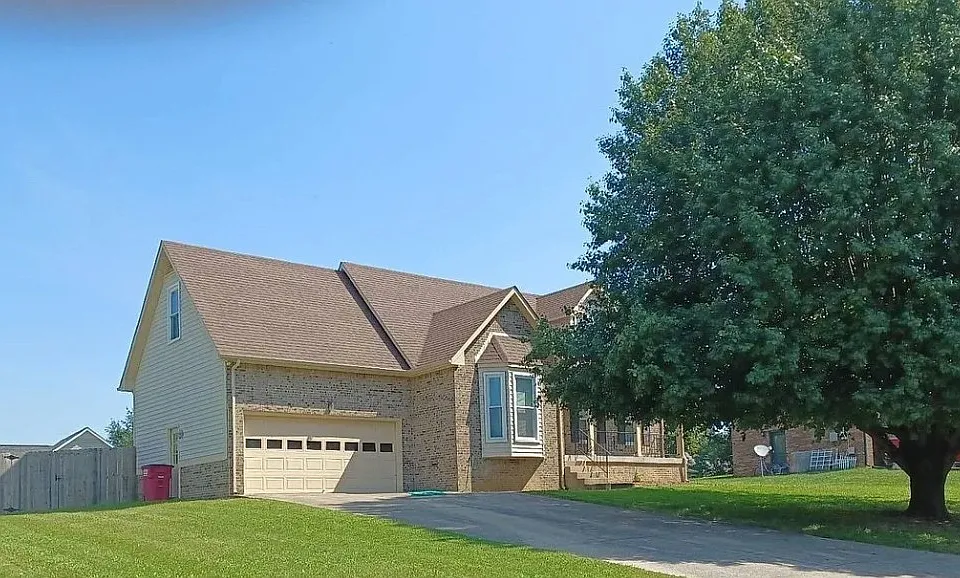 421 Bluff Dr