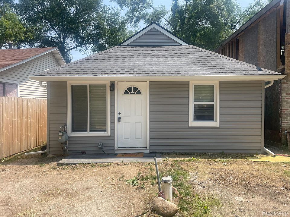 1st image of 3172 Brisbane St