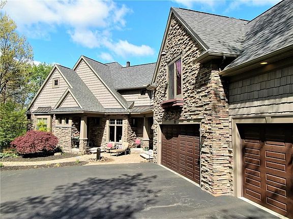 2nd image of 27 Claret Dr