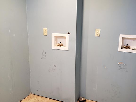 4th image of 271 Cowden St Floor 3