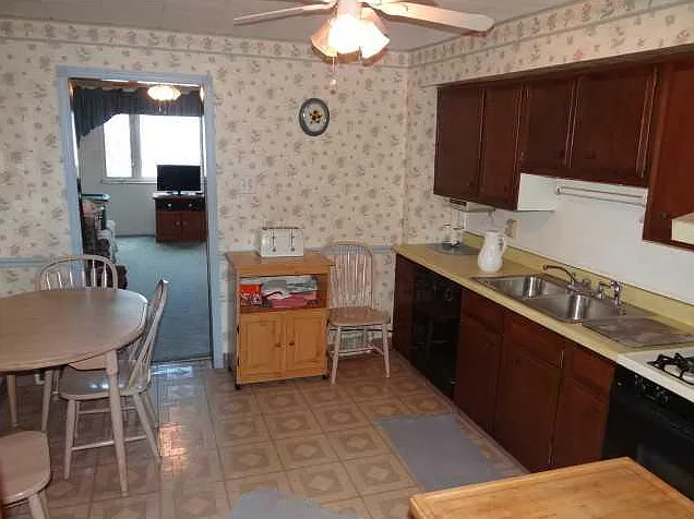 12 Brosville St — Photo 9