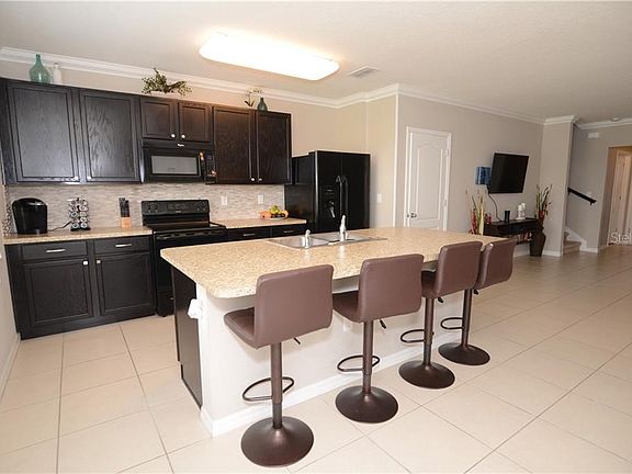 3rd image of 1469 Twin Valley Ter
