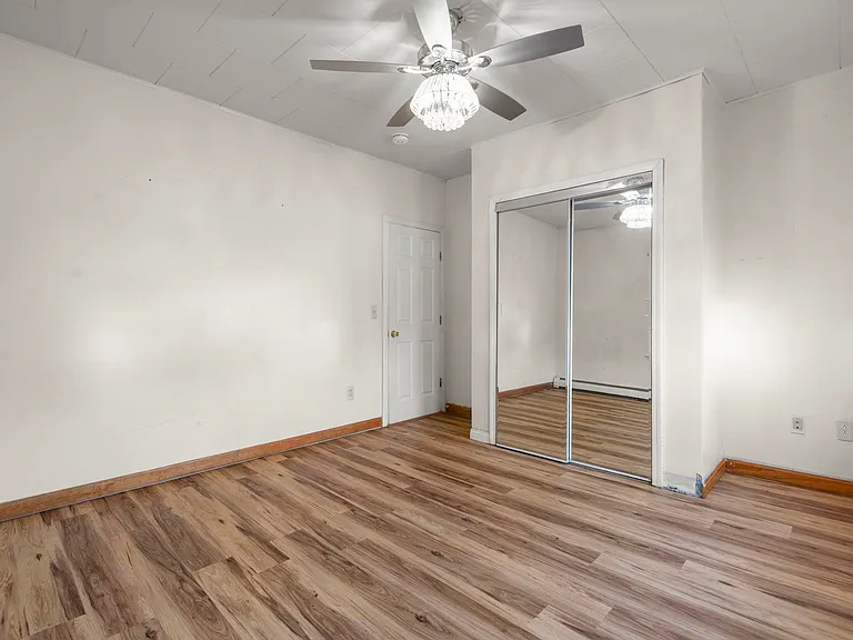 25 Salem St — Photo 17