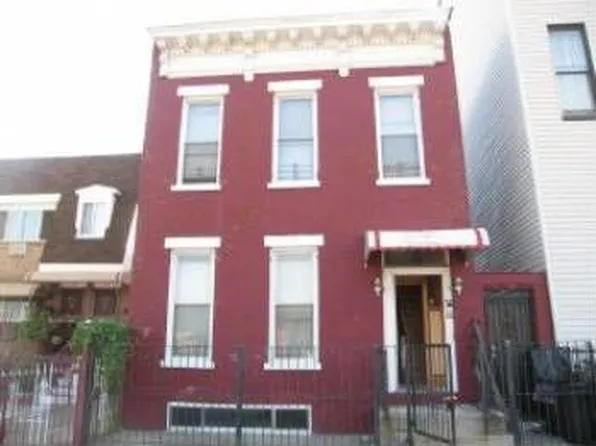 11 Stagg St, Brooklyn, NY 11206