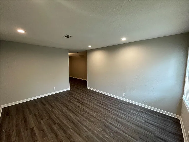 2526 Jackson St — Photo 7
