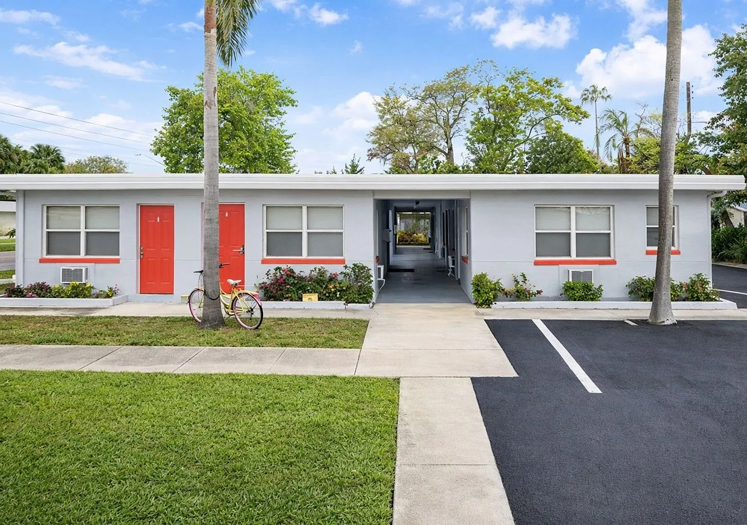 Ruby Apartments- Sabal — Photo 3