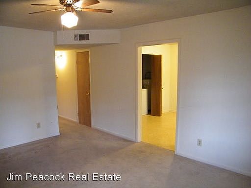 3rd image of 11 Pinewood Ct