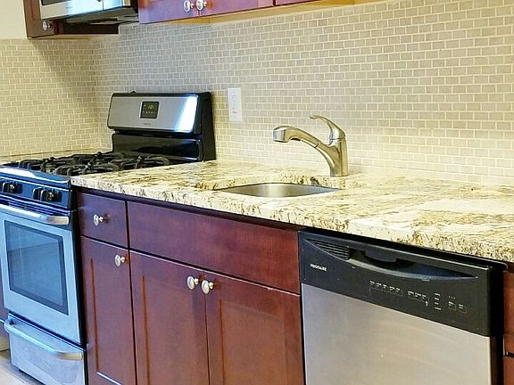 5th image of 2242 27th St #1