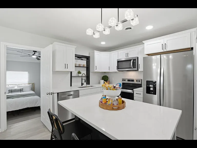 2670 Louise Dr — Photo 4
