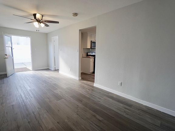 3rd image of 2014 Arlington Ave