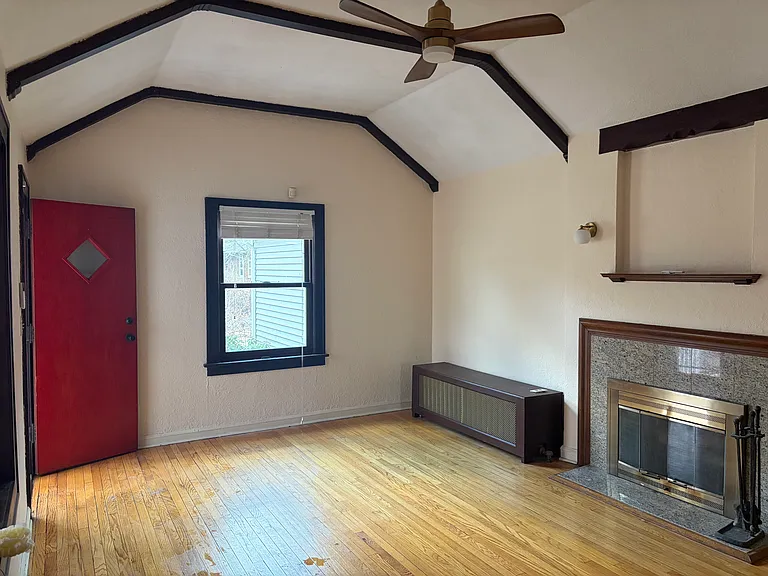 1070 N Warren St — Photo 4