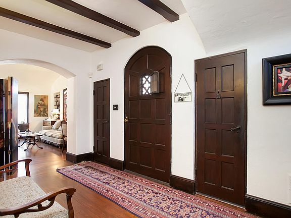 4th image of 815 Alameda Blvd