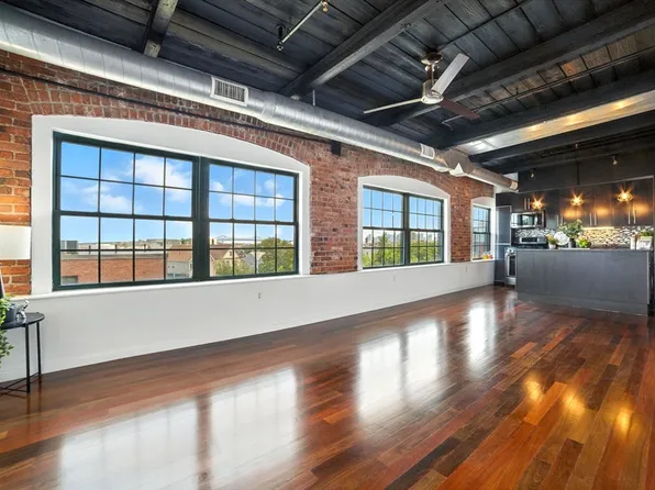 210 Broadway APT 406, Everett, MA 02149