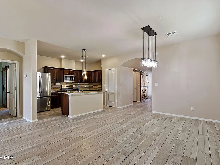 3921 Desert Dunes Dr — Photo 13