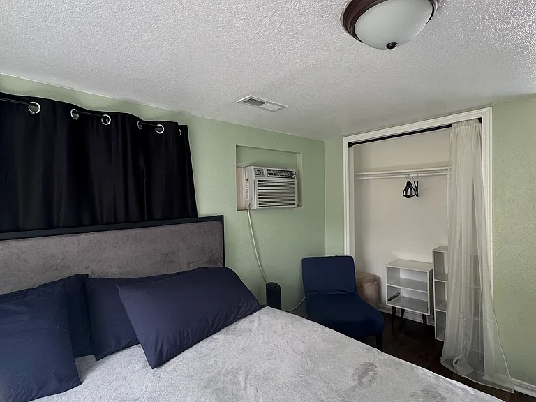3305 N Cook St #C — Photo 2