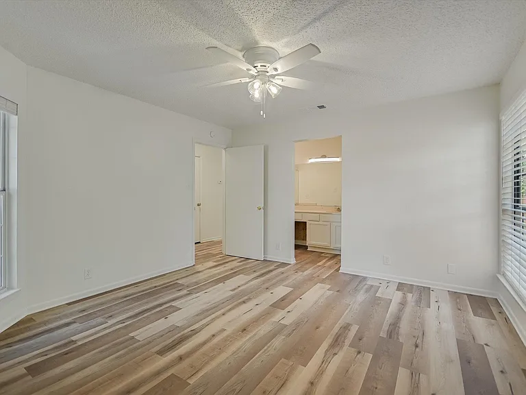 6103 Hill Forest Dr #B — Photo 8