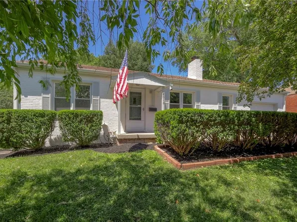 8016 Glenwood St, Overland Park, KS 66204