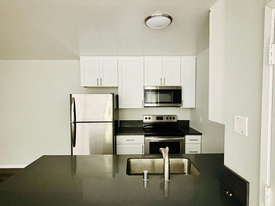 1st image of 3549 Castle Glen Dr Unit 213