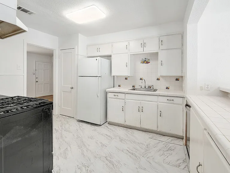 1703 Alegria Rd — Photo 10