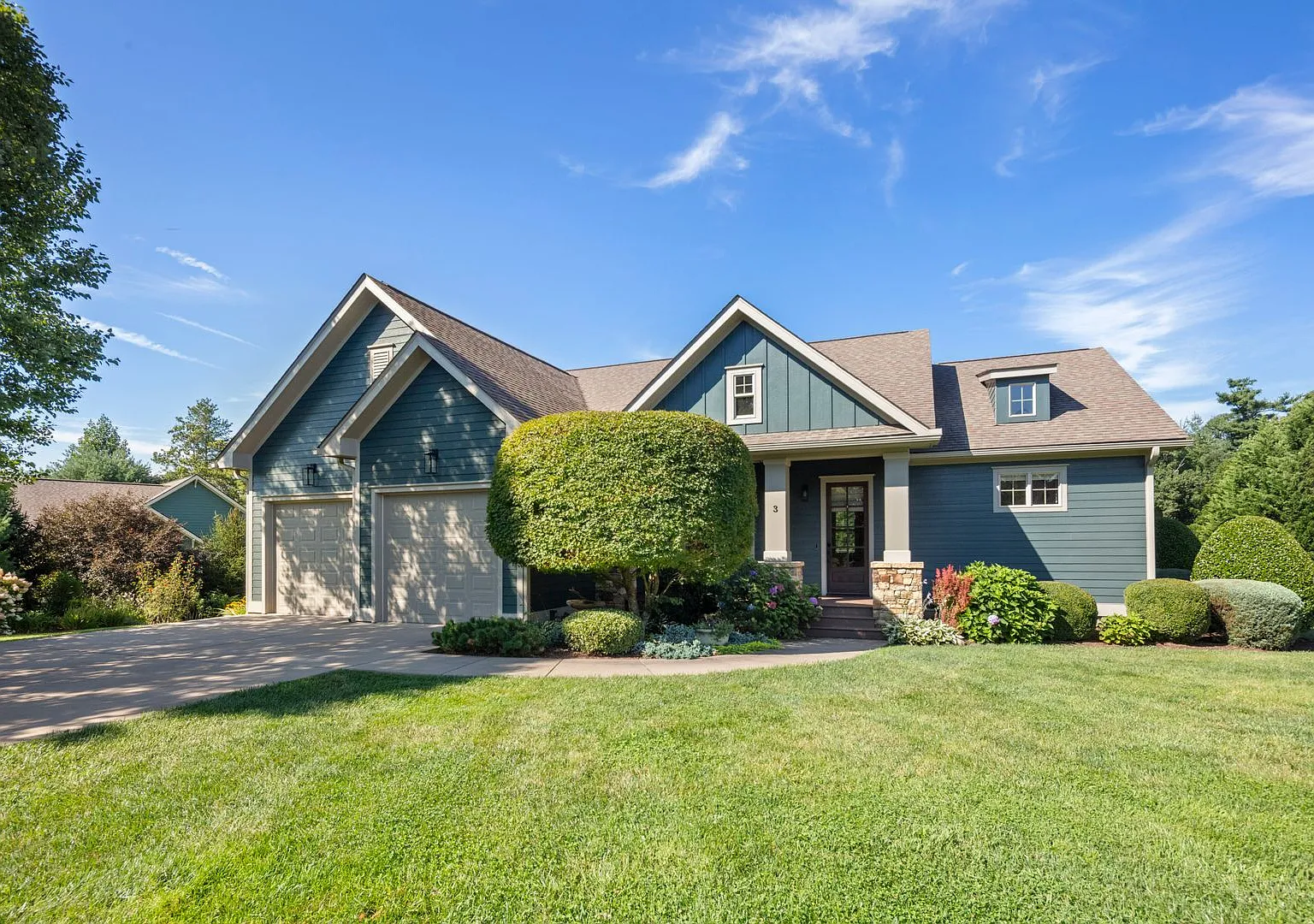 High-End Home on One Level - Beautiful Fletcher Neighborhood — Photo 1