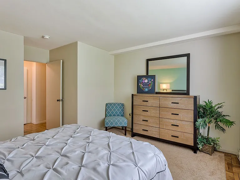 Thomas Wynne Apartments — Photo 55