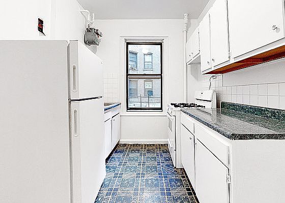 3rd image of 256 Seaman Ave APT 1A