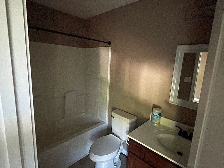 207 Grove Ln — Photo 7