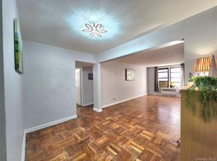 33-27 91 #1J, Jackson Heights, NY 11372