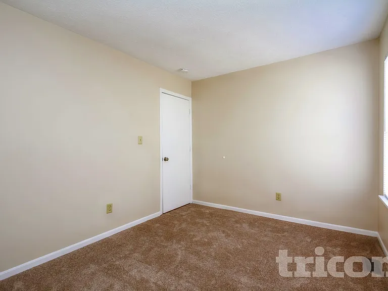 5926 Bowie Ln — Photo 10