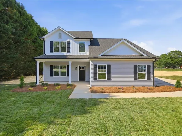 857 Sedge Garden Rd, Kernersville, NC 27284