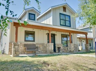 307 E Leona St, Uvalde, TX 78801