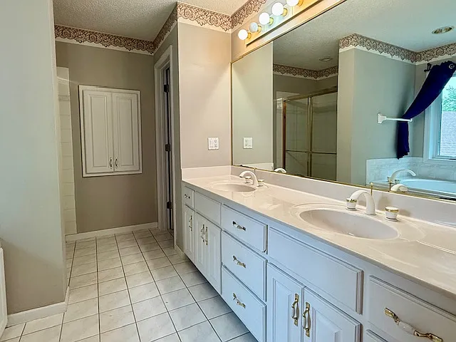 5745 Annapolis Ln N — Photo 11