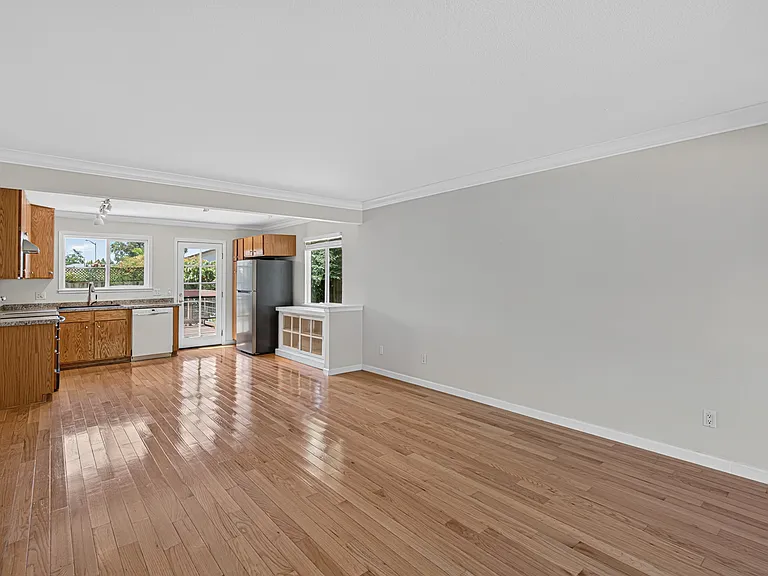 2020 Rivera Dr — Photo 3