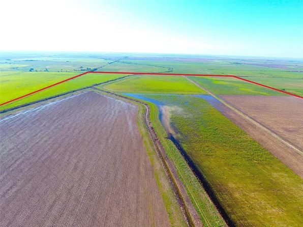 768 Million Dollar Rd, Palacios, TX 77465