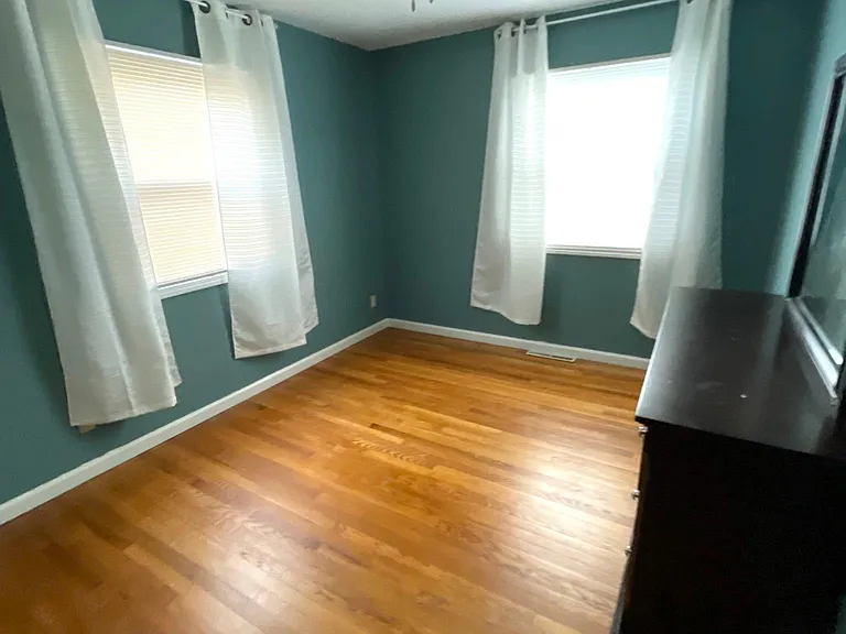 7943 Anderson Ave NE — Photo 10
