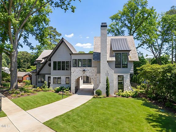 3rd image of 906 Brooks Ave