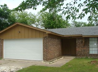 1606 Turf Dr, Dallas, TX