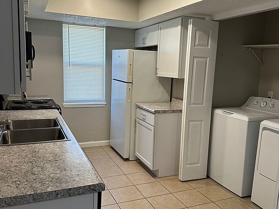 2nd image of 11001 NW Lema Dr Unit D