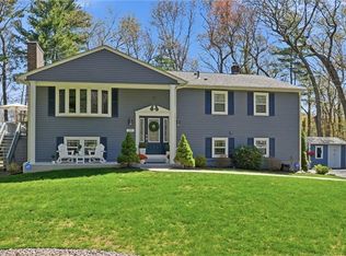 75 Oak Dell Cir, East Greenwich, RI 02818