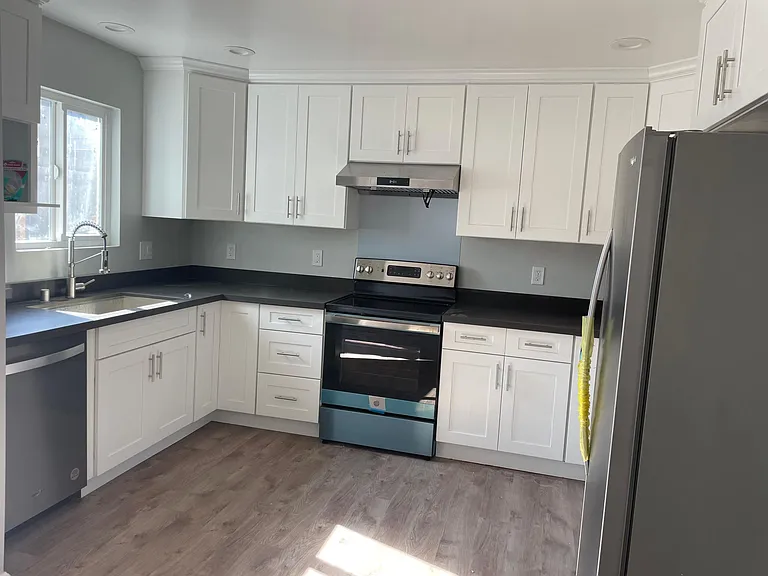 1047 Eugene Ave #2 — Photo 10