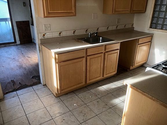 5th image of 4452 W Leland Ave