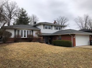 18W130 Claremont Dr, Darien, IL 60561