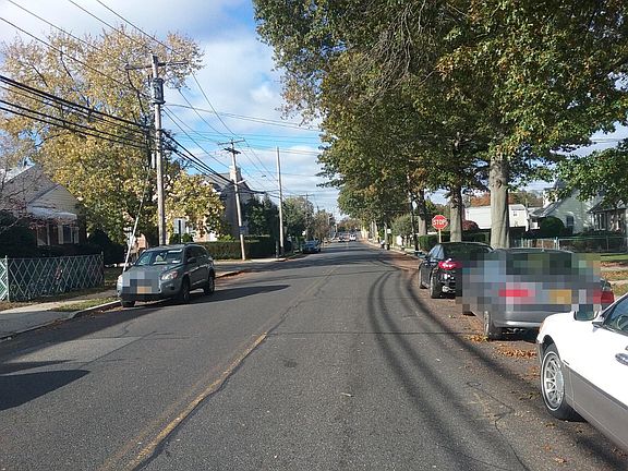 5th image of 48 Ellison Ave