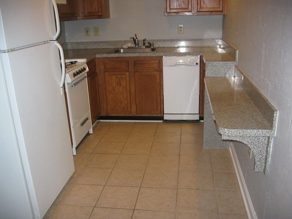 2nd image of 347 S Upper St #9