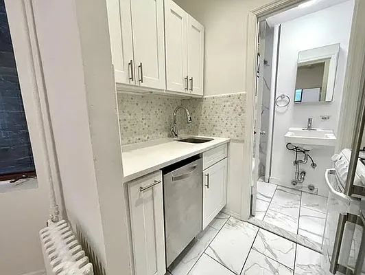 Rented by J PRESTON AND ASSOCIATES INC | media 8