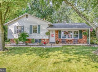 2 Greenfield Ct, Newark, DE 19713