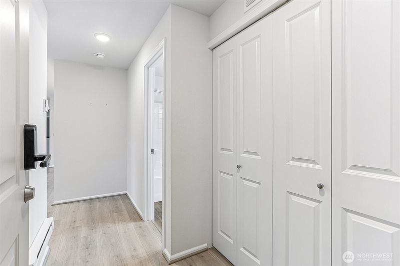 5th image of 921 Westridge Way NE #304